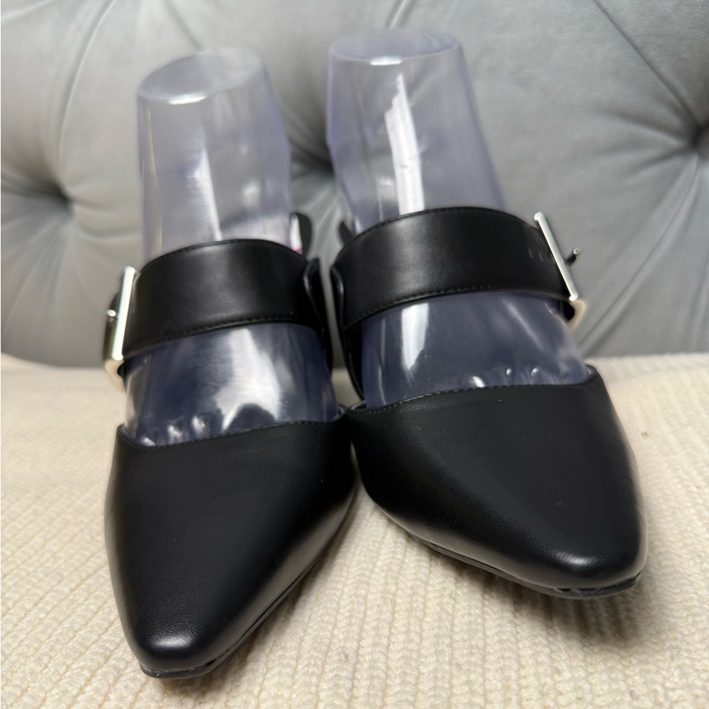 DKNY black leather‎ mules